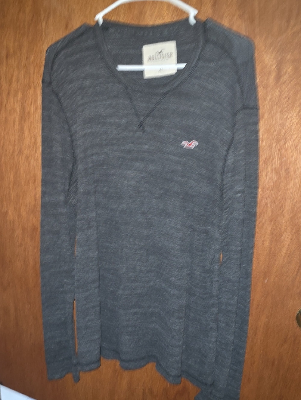 Hollister Men’s Charcoal V‑Neck Long Sleeve